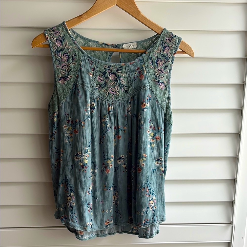 Mason & Belle Tempesta Lace Detail Sleeveless Rayon Blouse, green floral, size L